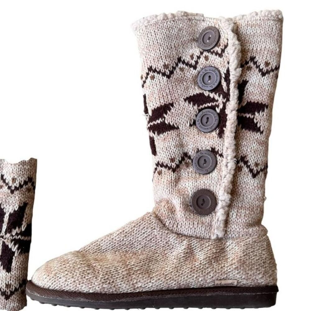 Mukluks coquette winter button boots Size 11 - Picture 1 of 3